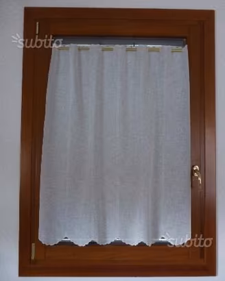 Set tende ricamate con paletti regolabili