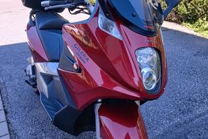 Gilera GP800-con Vespa