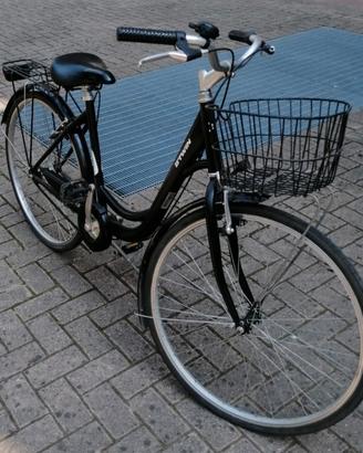 Bici B'Twin Elops con cestino e portapacchi