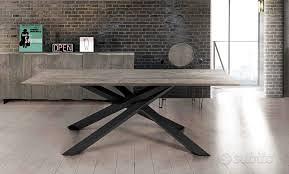 Tavolo gambe incrociate tipo industrial assito