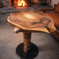 Tavolino artigianale in legno massello