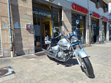 Hyosung Aquila GV 125