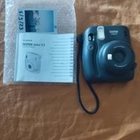 Fujifilm Instax Mini 11 Polaroid con 9 Cartucce