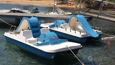 3 pedalo in vetroresina da sistemare