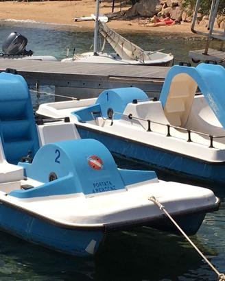 3 pedalo in vetroresina da sistemare