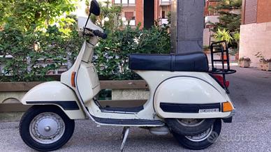 Vespa P200E