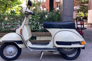 Vespa P200E