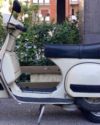 Vespa P200E