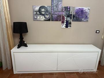 Madia by Mobilgam con struttura laccata bianco