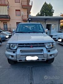 Mitsubishi Pajero 2.5 TDI Metal-top S.S. GLS Targe