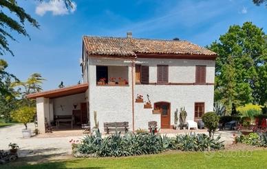 Prenota entro Pasqua Special price Marche