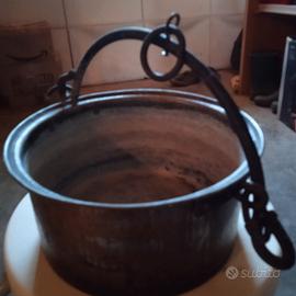 Vecchio paiolo in rame 