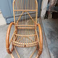 Sedia a dondolo in vimini