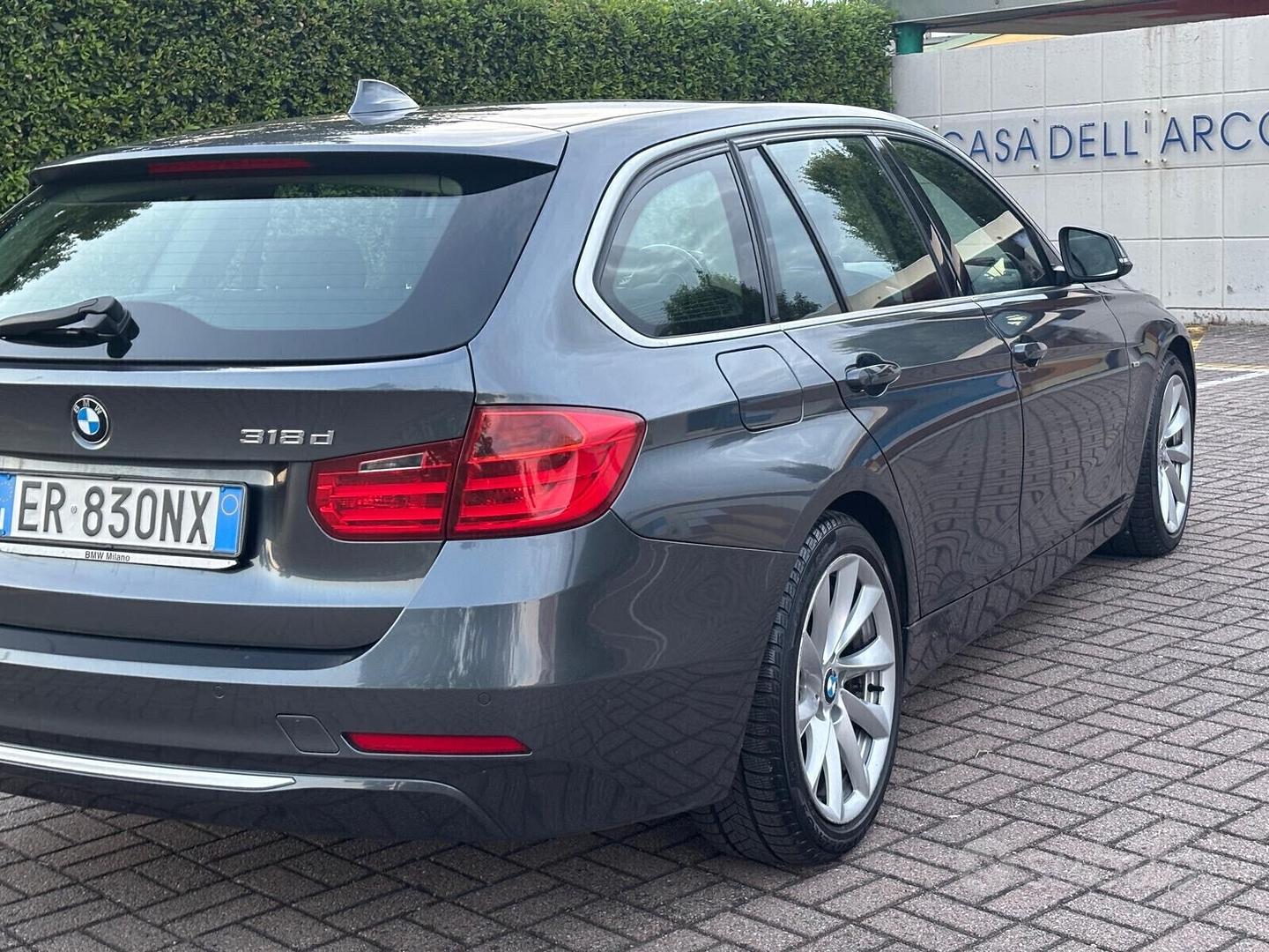 BMW 318D Touring 2013 photo 3