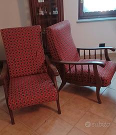 coppia di poltrone vintage in legno