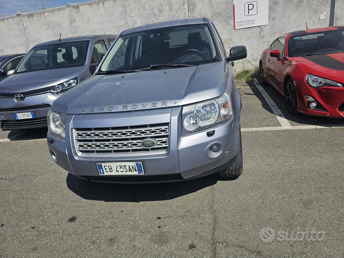 Land Rover Discovery 2010 photo 2