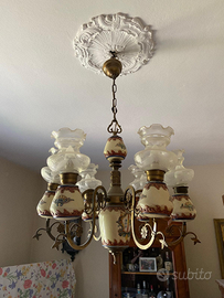 Lampadario vintage in ottone e ceramica