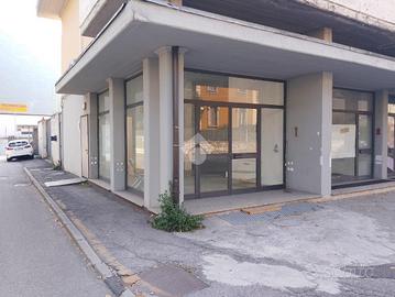 NEGOZIO A VILLA CARCINA