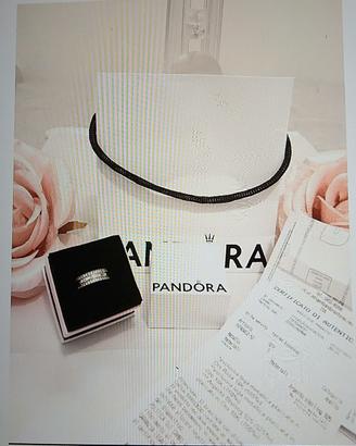 Anello Pandora a fascia e logo