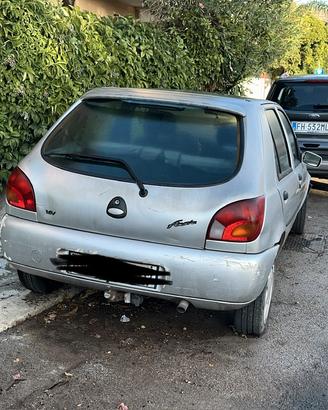 Ford fiesta 300€