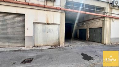 Box auto comodo in Via Ausonia