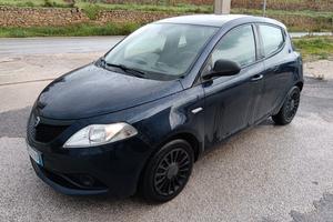 Lancia Ypsilon 1.2 69 CV 5 porte Silver