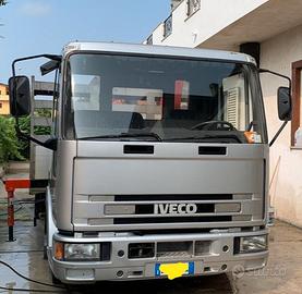 Iveco Eurocargo ML75 con gru Benelli revisionata