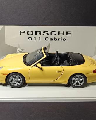 Porsche 911 (996) Carrera cabriolet scala 1:18