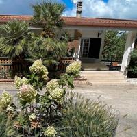 Villa in Viale delle Rose con piccola depandance