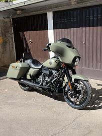 Harley Davidson Streetglide special 114
