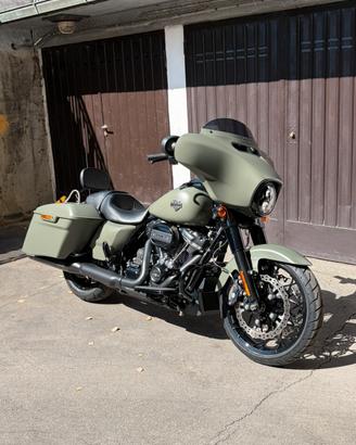 Harley Davidson Streetglide special 114