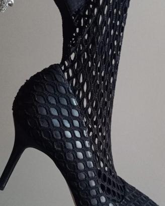 Décolleté con calza a rete