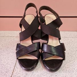 Sandali da donna neri Estrada con tacco alto