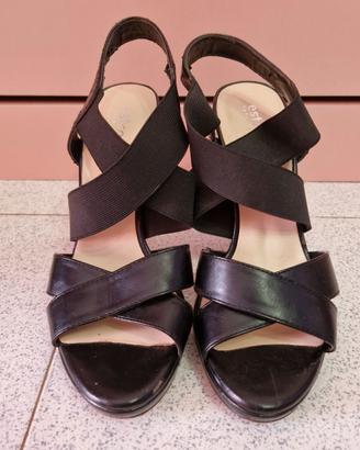 Sandali da donna neri Estrada con tacco alto