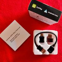 Adattatore per connettere CarPlay e Android Auto