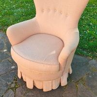 Poltroncina in stile Romantico