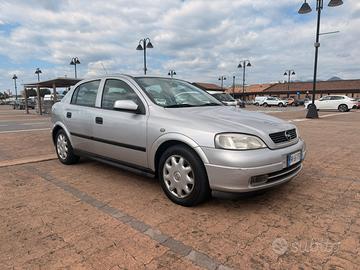 Opel Astra berlina 1.8 bezina