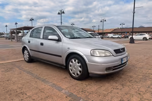 Opel Astra berlina 1.8 bezina