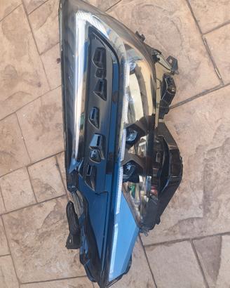 toyota chr 2024 faro sinistro