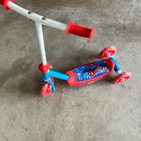 Monopattino spiderman