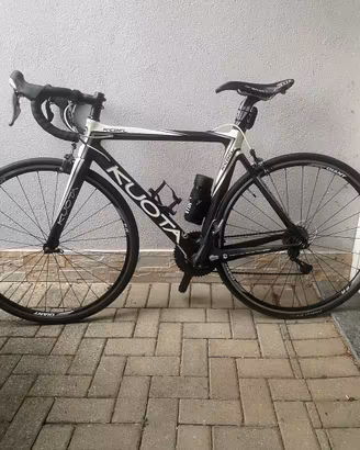 bici full carbon kuota