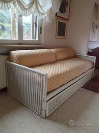 letto bianco in midollino