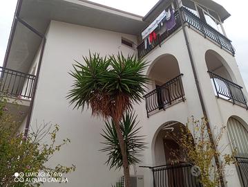 Villa a Lanciano, contrada Santa Giusta, 7 locali