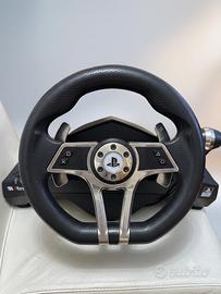 Volante con pedali Logitech per PS4 e PC