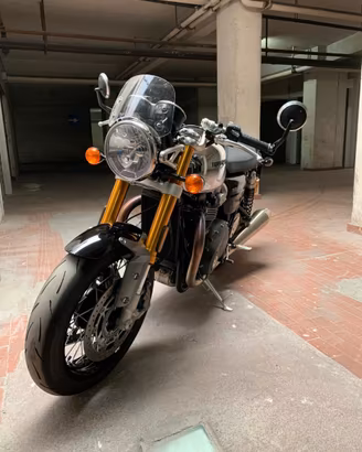 Triumph Thruxton 1200 RS Chrome Edition