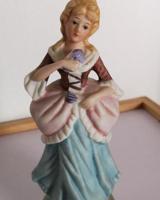 statuina damina di porcellana vintage