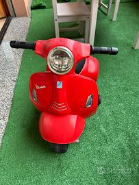 Vespa Elettrica Bambine Rossa 6V - Peg Perego