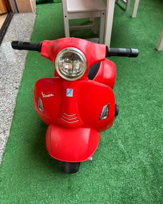 Vespa Elettrica Bambine Rossa 6V - Peg Perego