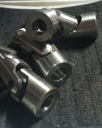 Giunti cardanici di precisione