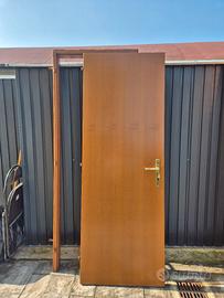 porta con cornice da interno legno massiccio 